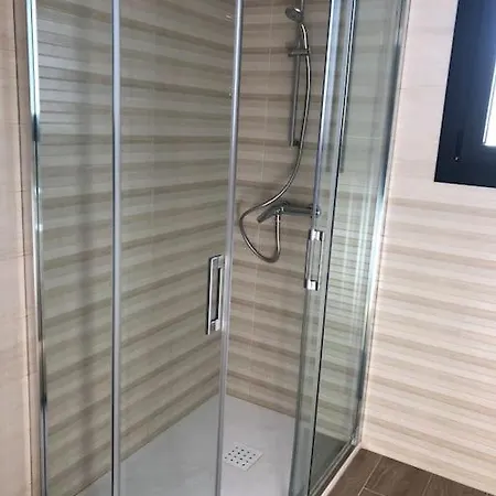 6-8p-6 Beds-swimming Pool With Jacuzzi