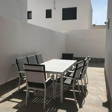 6-8p-6 Beds-swimming Pool With Jacuzzi *