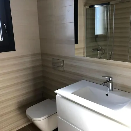6-8p-6 Beds-swimming Pool With Jacuzzi