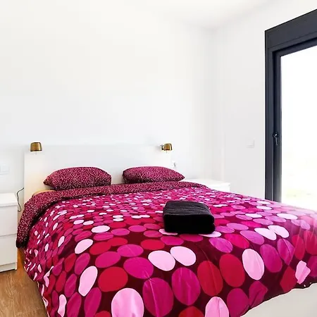6-8p-6 Beds-swimming Pool With Jacuzzi *