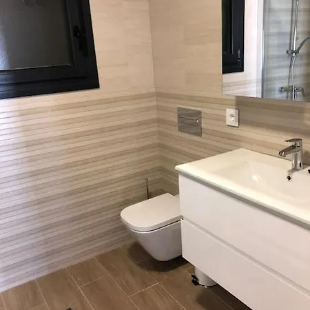 6-8p-6 Beds-swimming Pool With Jacuzzi